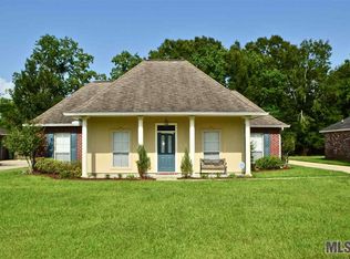 14438 Lake Crossing Dr, Gonzales, LA 70737