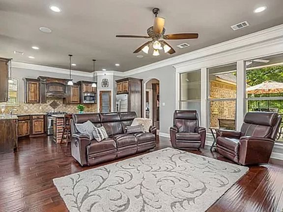 5th image of 536 Dogwood South Ln