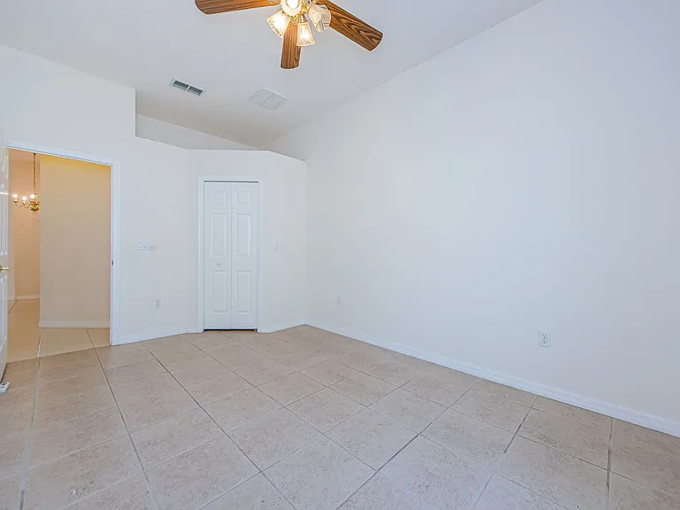 2624 Tottenham Dr — Photo 15