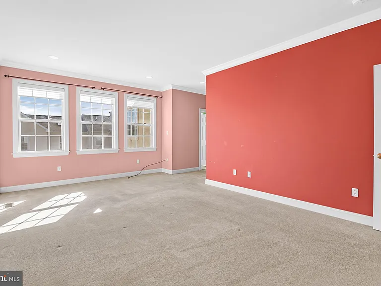 63 Old Barn Dr — Photo 15