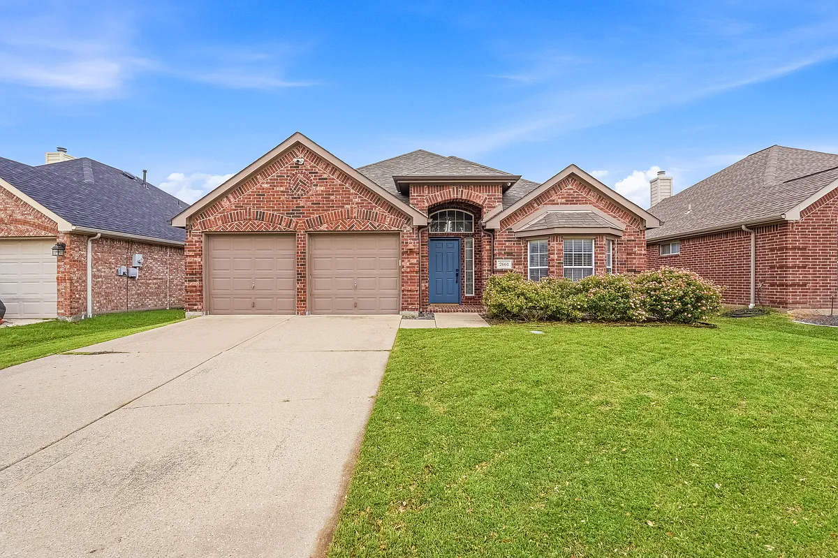 Building Photo - 2661 Redcedar Dr