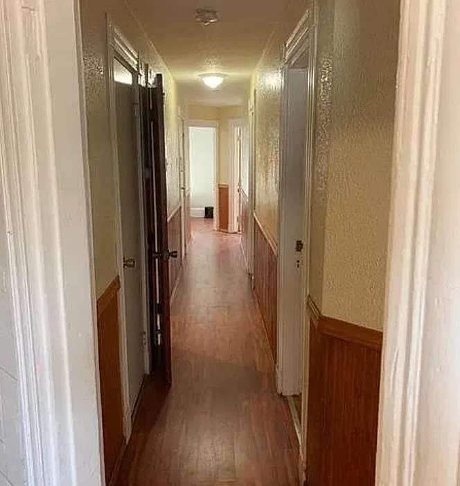 2 Room D — Photo 4