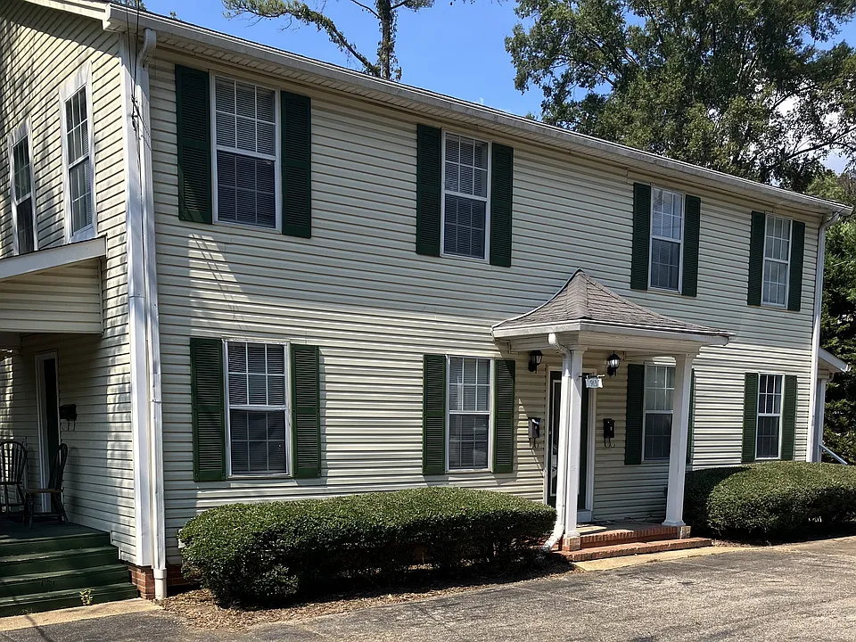 913 Clayton Ave #3