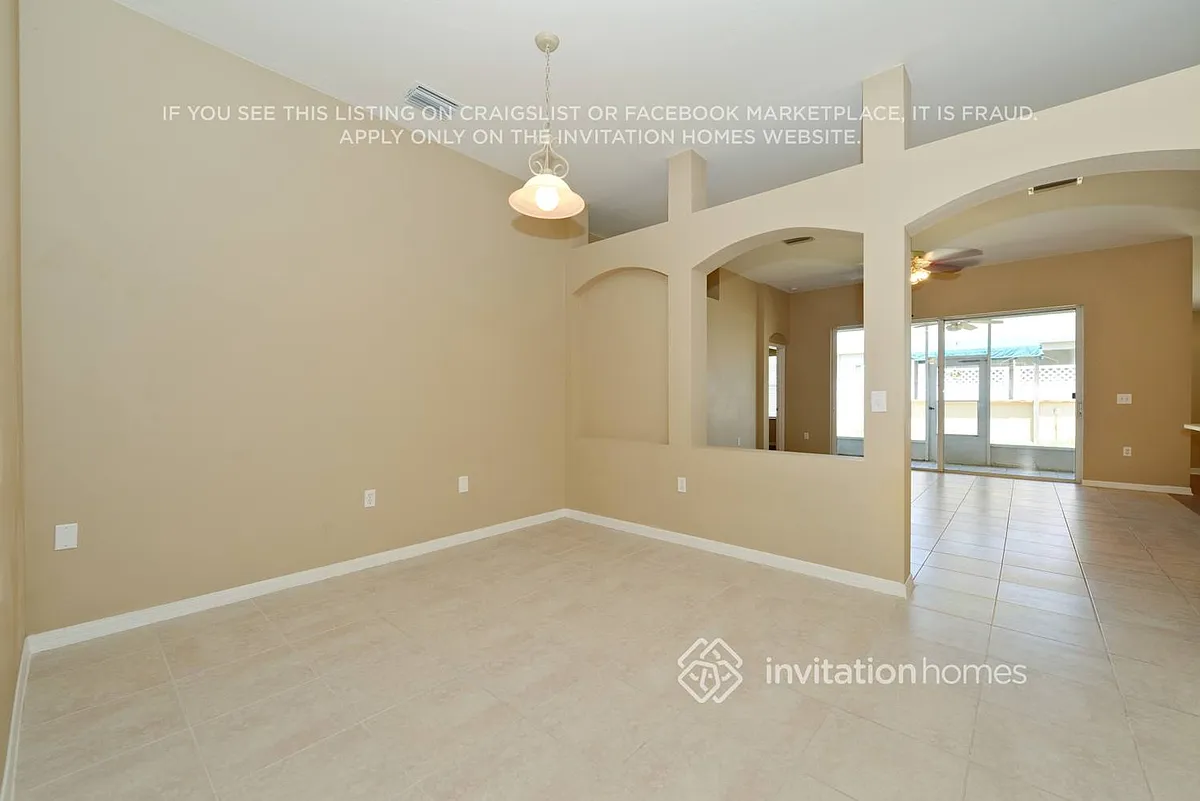 Building Photo - 4438 Beaumaris Dr