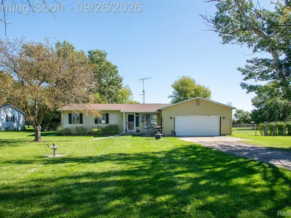 1474 Nichols Rd, Flushing, MI 48433