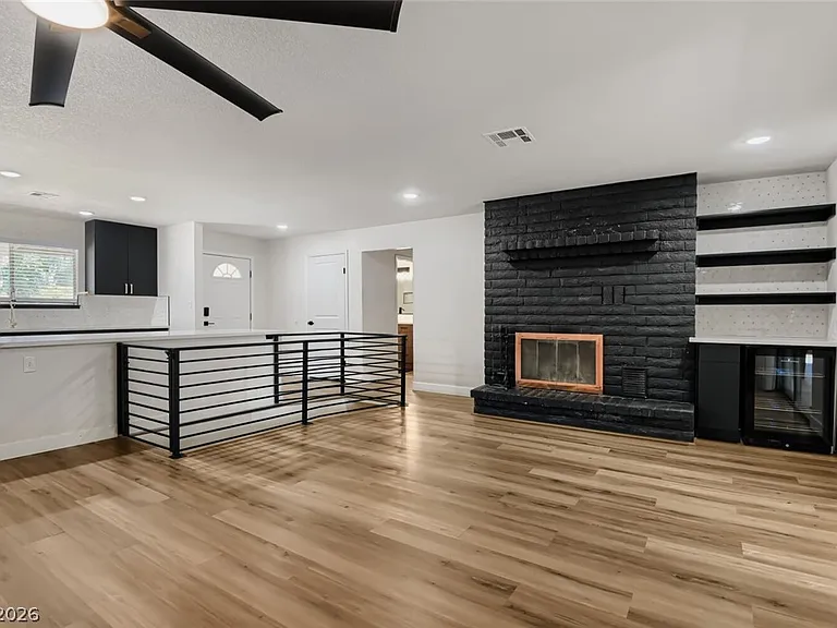 5631 Gilbert Ln — Photo 9