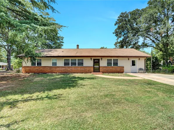 21 Wilcun Dr, Greenville, SC 29617