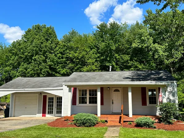 2624 Runway Ave, Bethel, OH 45106