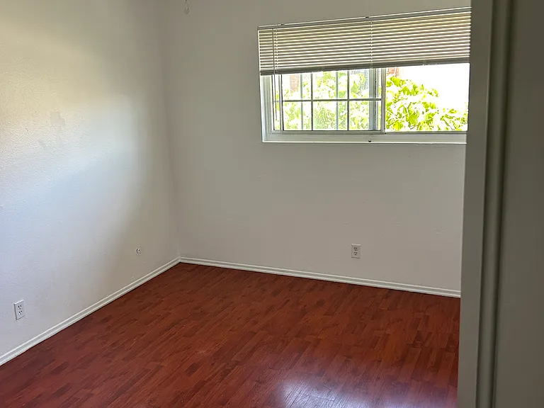 521 S Lyon St #35 — Photo 5