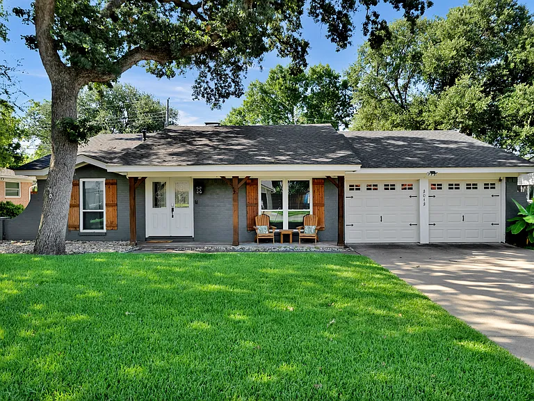 Chattanooga Dr — Photo 19