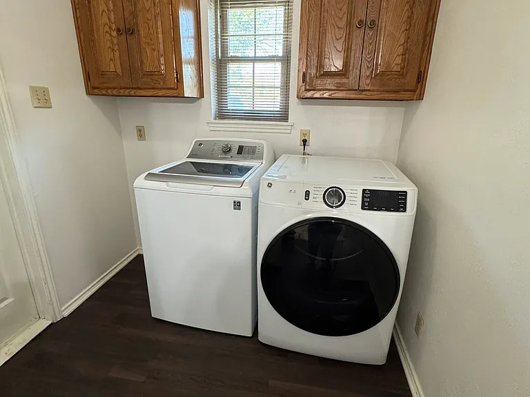 108 E Brooks St — Photo 12