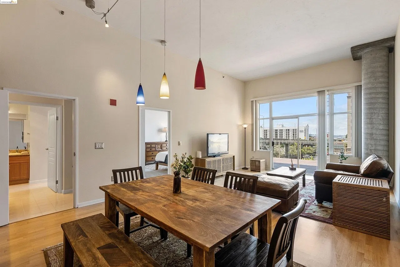 1 bed, 1001 sqft, $2,950 — Photo 1