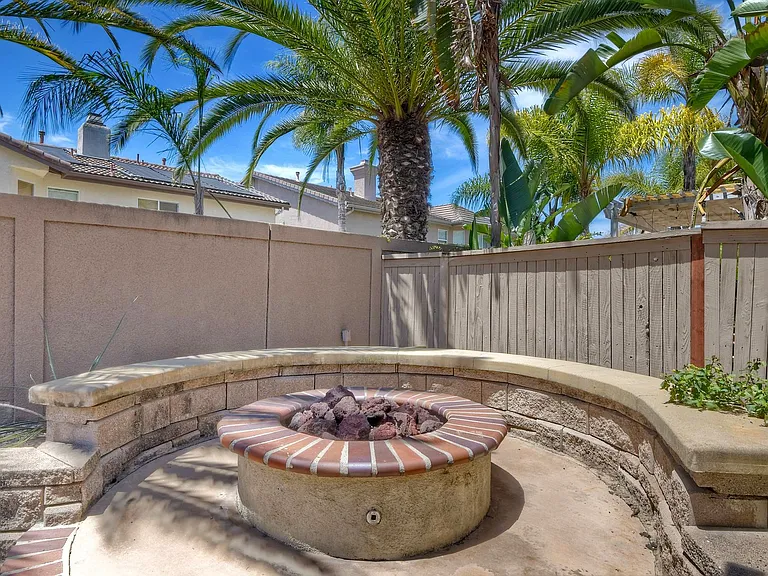 10055 Fieldthorn St — Photo 32