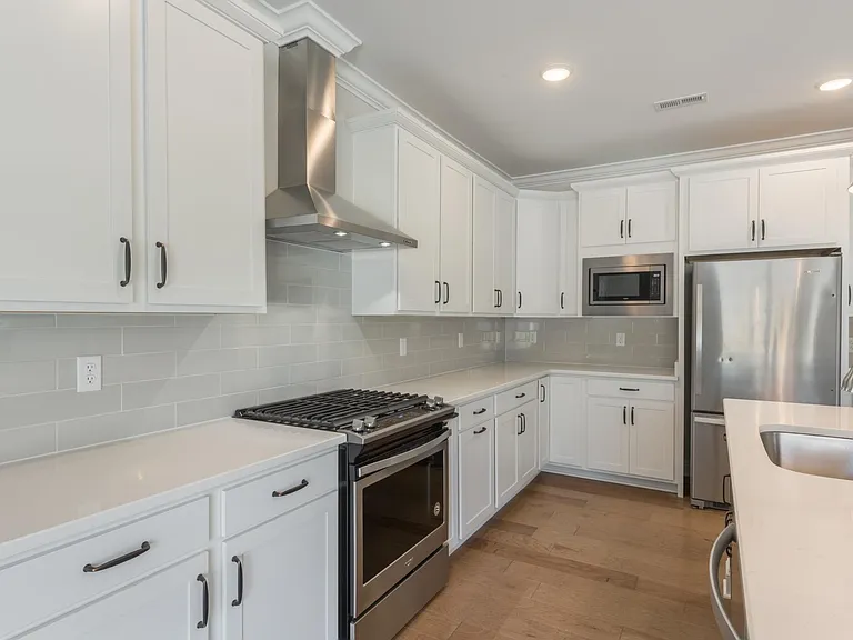 1550 Farmhouse Trl — Photo 11