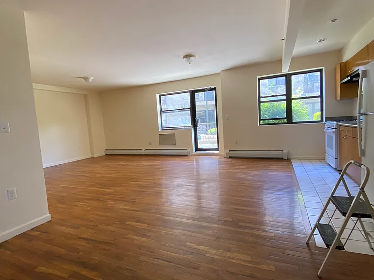 44 Hilton Ave #D2 — Photo 6