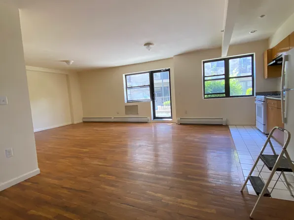 44 Hilton Ave, Hempstead, NY