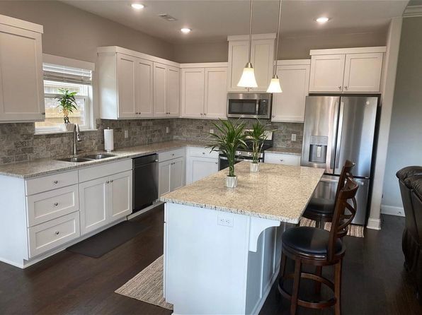 3903 SW Mistletoe Ave