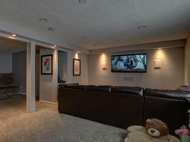 9451 Strathmore Dr — Photo 19