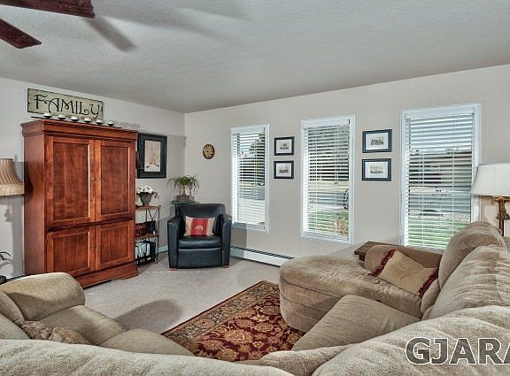 3rd image of 617 Glacier Dr