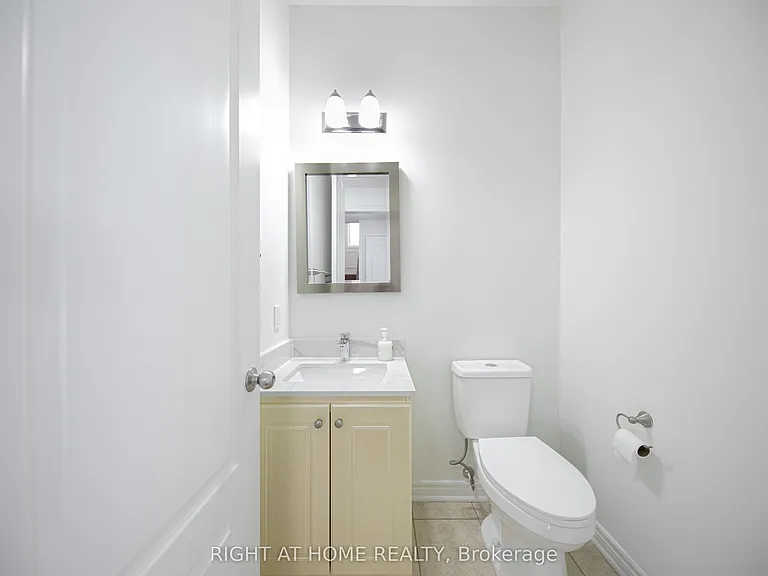 11 Amstel Ave — Photo 17