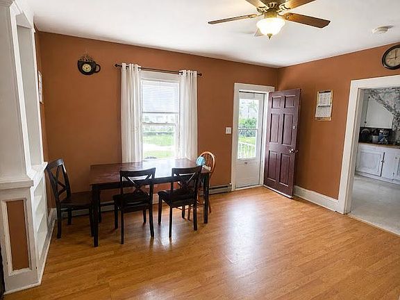 5th image of 305 Rosa St