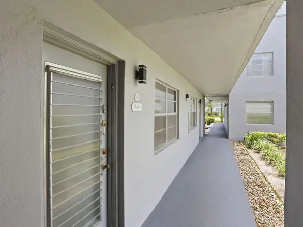 100 Flanders, Delray Beach, FL 33484