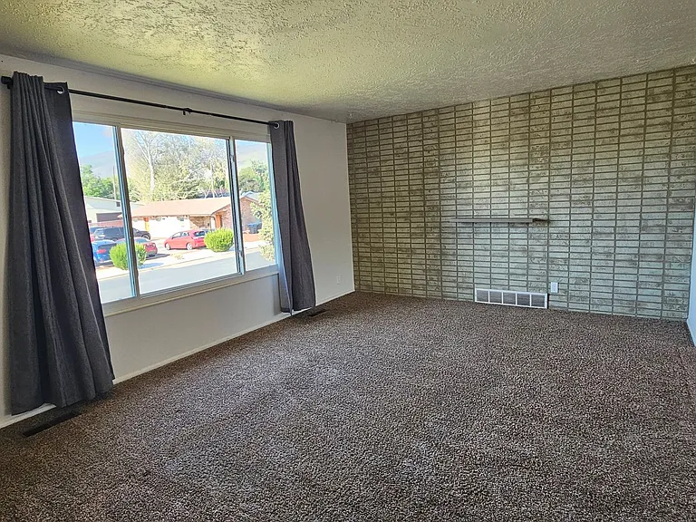 435 W 1250 S — Photo 4