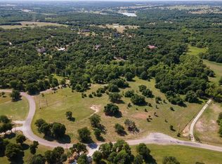 180 Clearwater Dr, Poolville, TX 76487