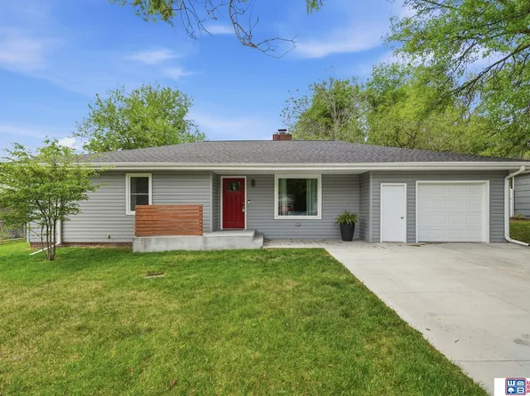 6701 Adams St, Lincoln, NE 68507