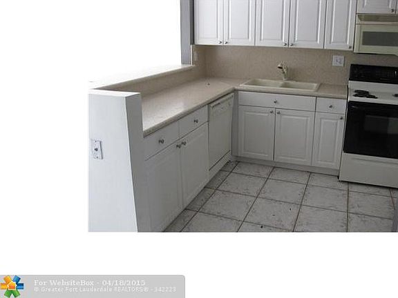 2nd image of 2609 N 40th Ave #A-5
