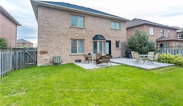 279 Chambers Cres — Photo 19
