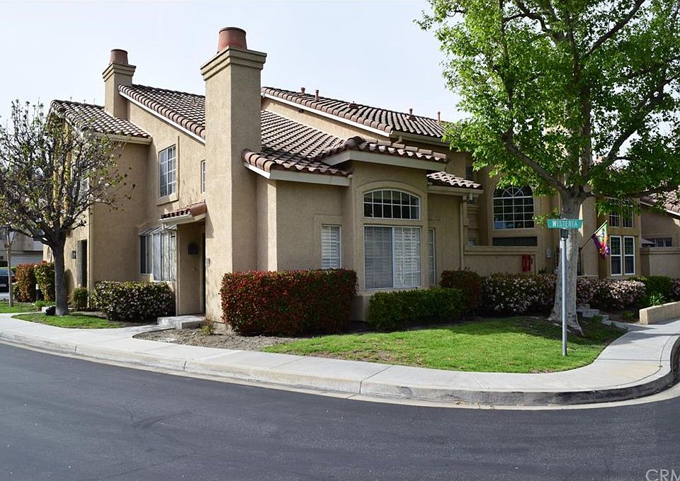 1st image of 3 Wisteria Pl