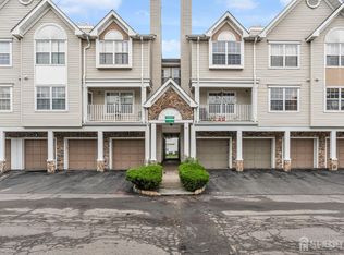21 Inverness Dr, Edison, NJ 08820