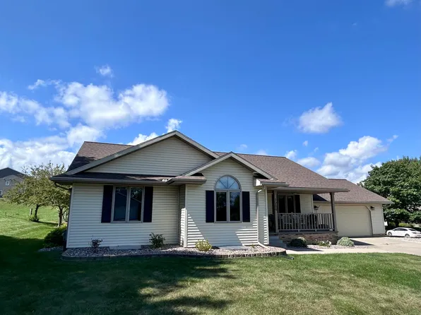 1209 Michael Dr, Decorah, IA 52101