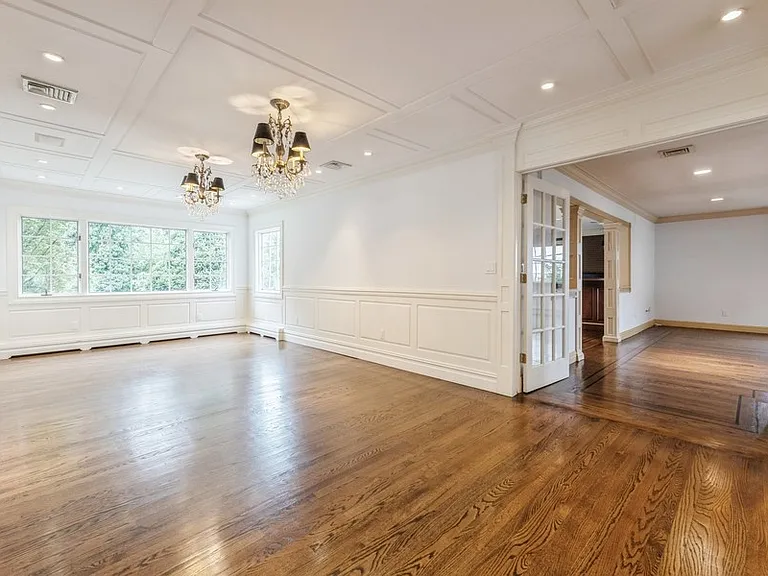 166 Churchill Rd — Photo 8