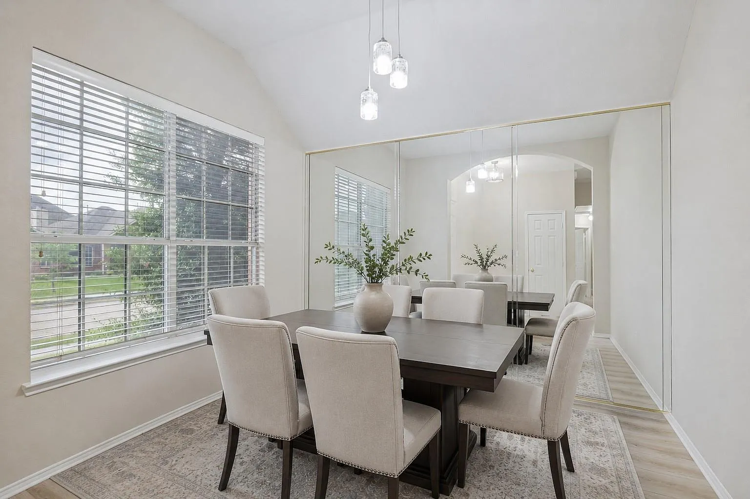 4 bed, 1797 sqft, $2,300 — Photo 4