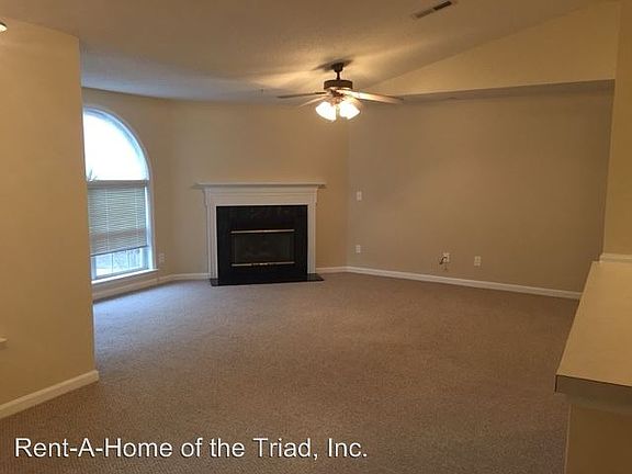 3rd image of 5000 Lawndale Dr Unit L