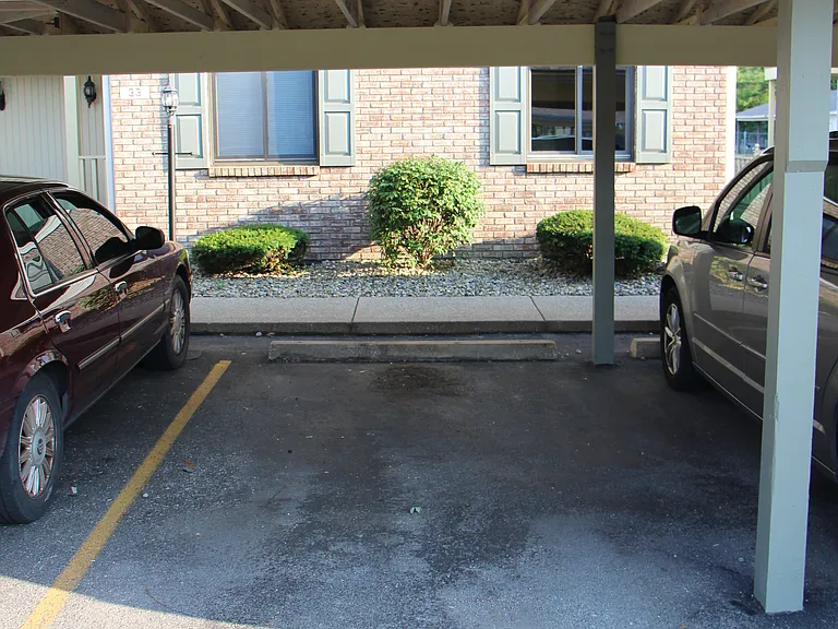 33B Keran Manor Ct #B — Photo 2