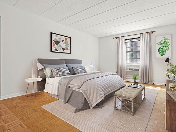 3rd image of 11 Gates Ave APT 11B
