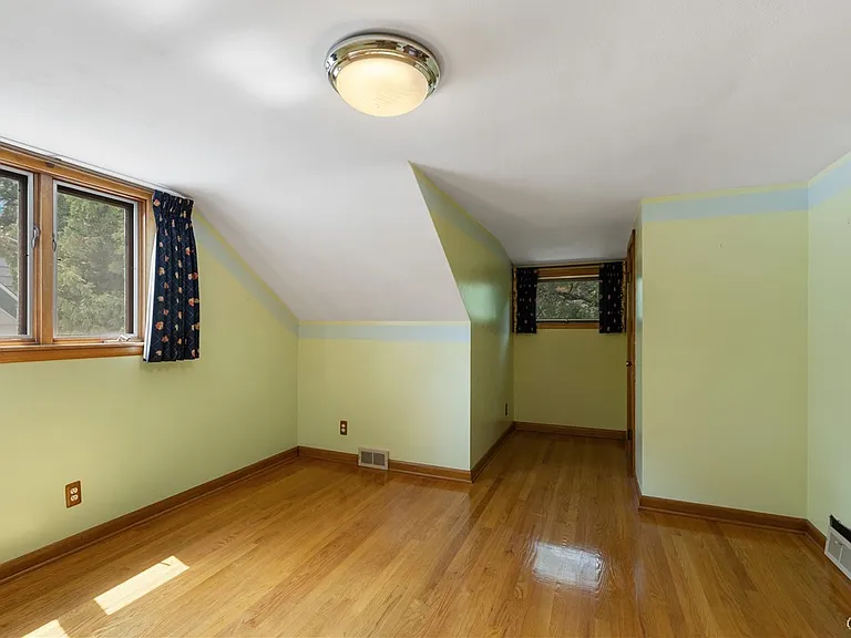 444 Buckingham Ave — Photo 18