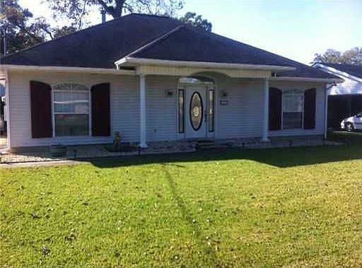 1st image of 220 Bernard Ave