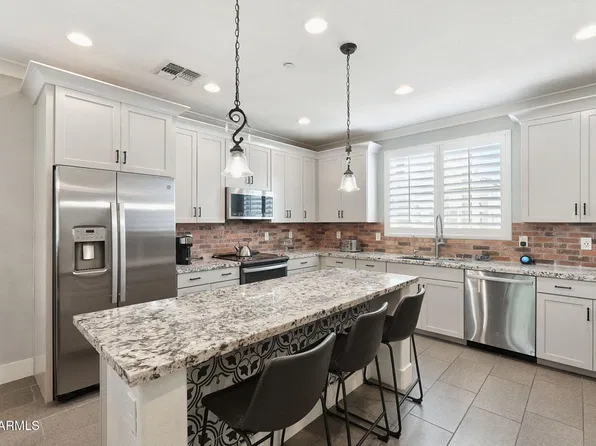 2662 S HARMONY Avenue, Gilbert, AZ 85295