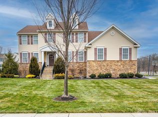 2 Eagle Ct S, Monmouth Junction, NJ 08852