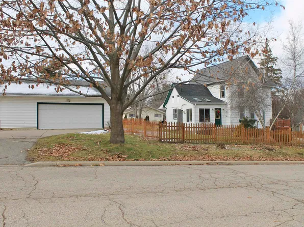801 4th St, New Glarus, WI 53574