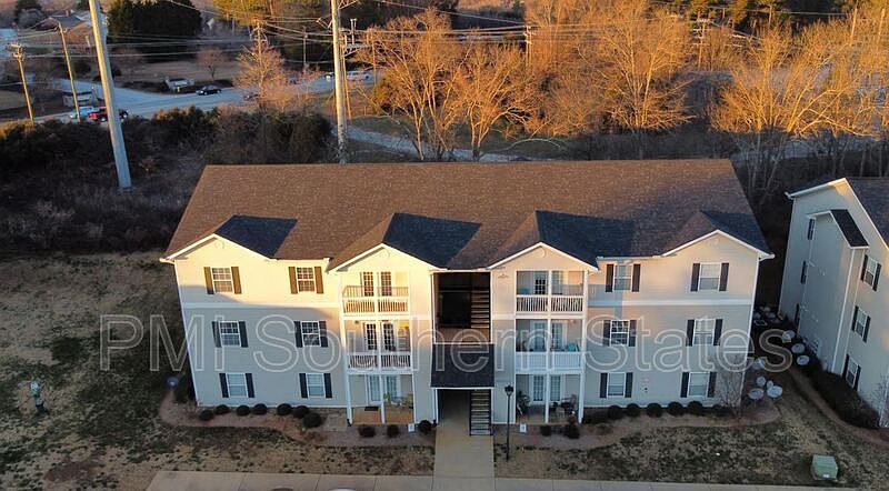 1st image of 623 McKenna Cir