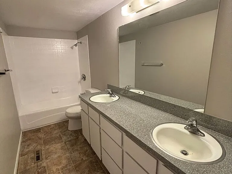 Eastridge — Photo 22