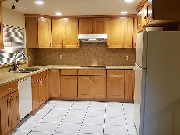 2nd image of 6562 Crown Blvd