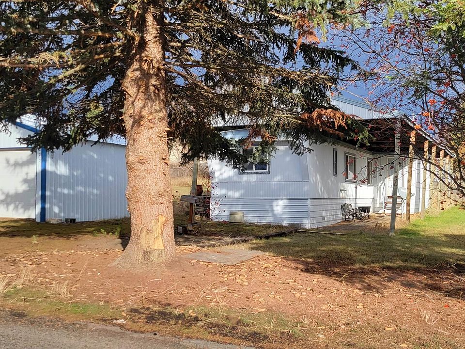 2nd image of 220 Front Ave