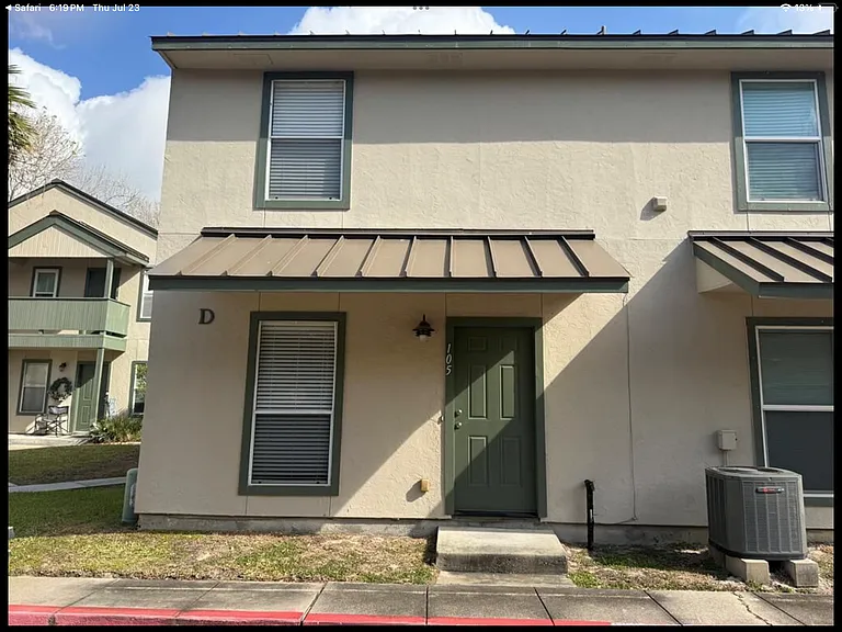 End unit upstairs and down. 500 sq feet down 400 sq feet up only neighbor on one side