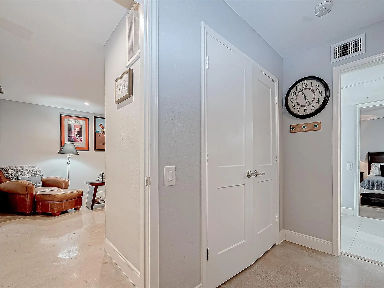 2 bed, 820 sqft, $1,800 — Photo 3